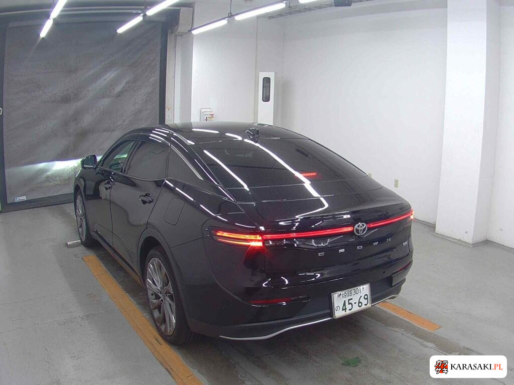 Toyota Crown Crossover 2023 z aukcji japońskiej
