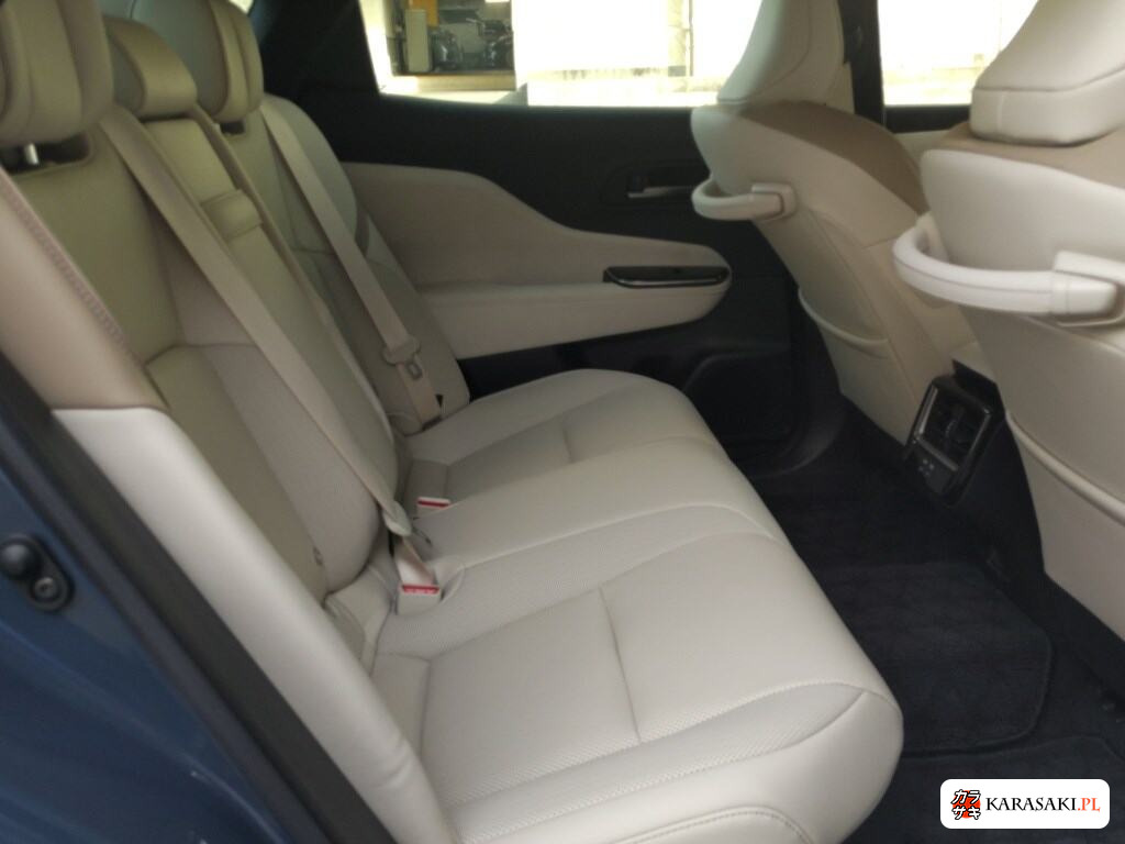 Toyota Crown Crossover 2025 z aukcji japońskiej