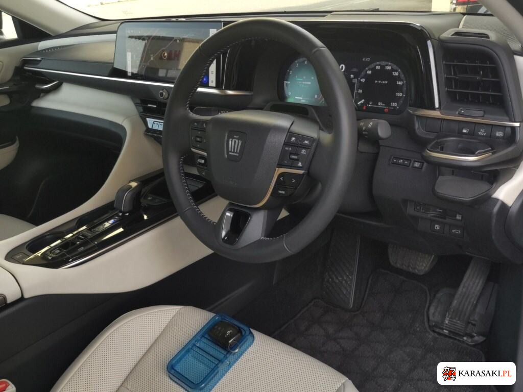 Toyota Crown Crossover 2025 z aukcji japońskiej