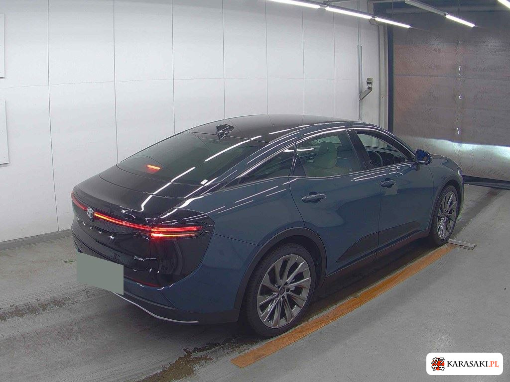 Toyota Crown Crossover 2025 z aukcji japońskiej