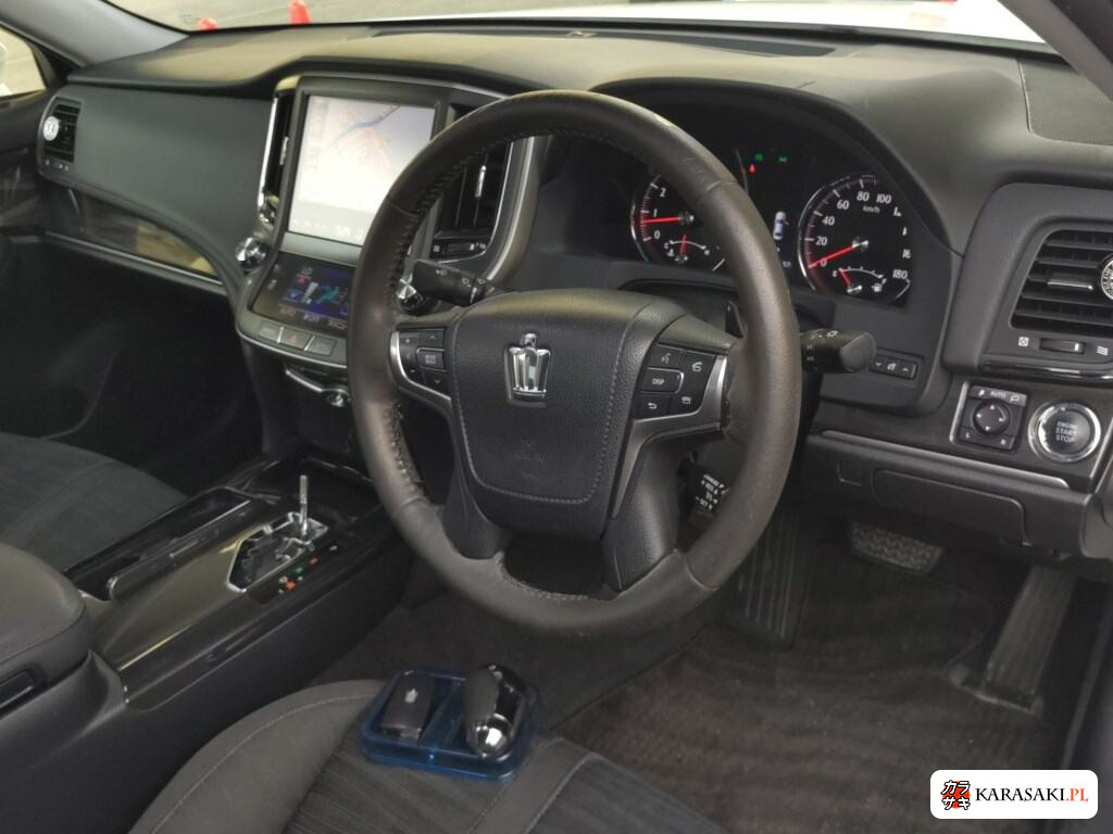 Toyota Crown 2013 z aukcji japońskiej