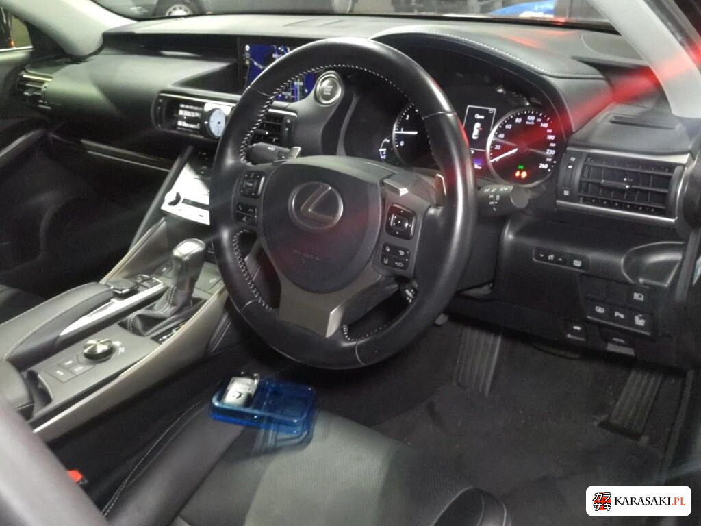 Lexus Is 2018 z aukcji japońskiej