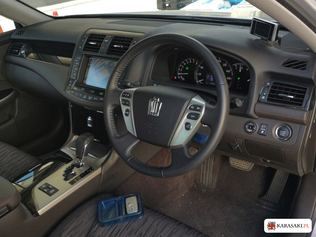 Toyota Crown 2010 z aukcji japońskiej