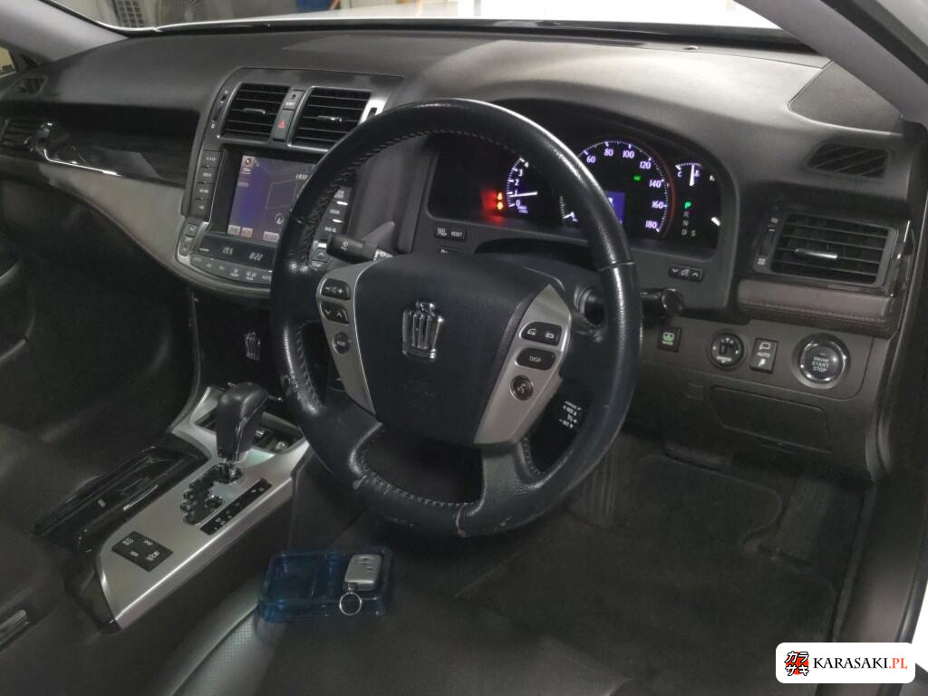 Toyota Crown 2012 z aukcji japońskiej