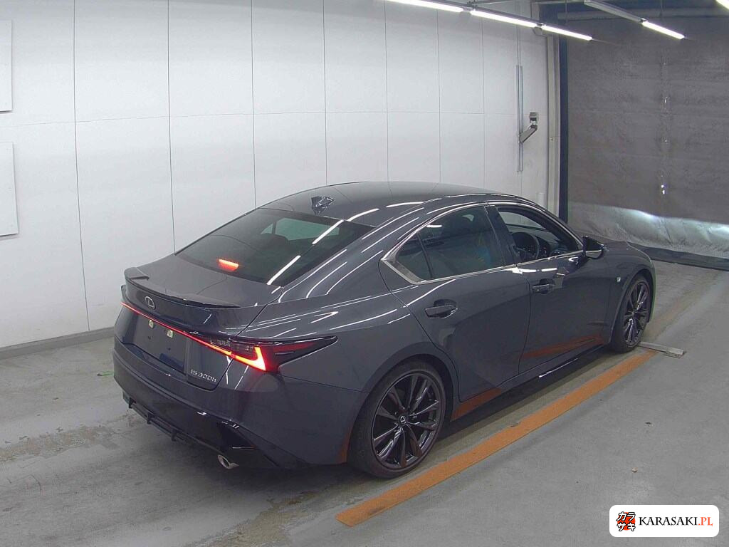 Lexus Is 2023 z aukcji japońskiej