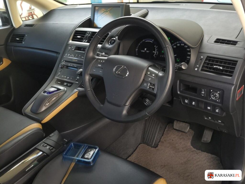 Lexus HS 2013 z aukcji japońskiej