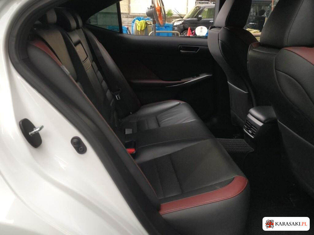 Lexus Is 2018 z aukcji japońskiej