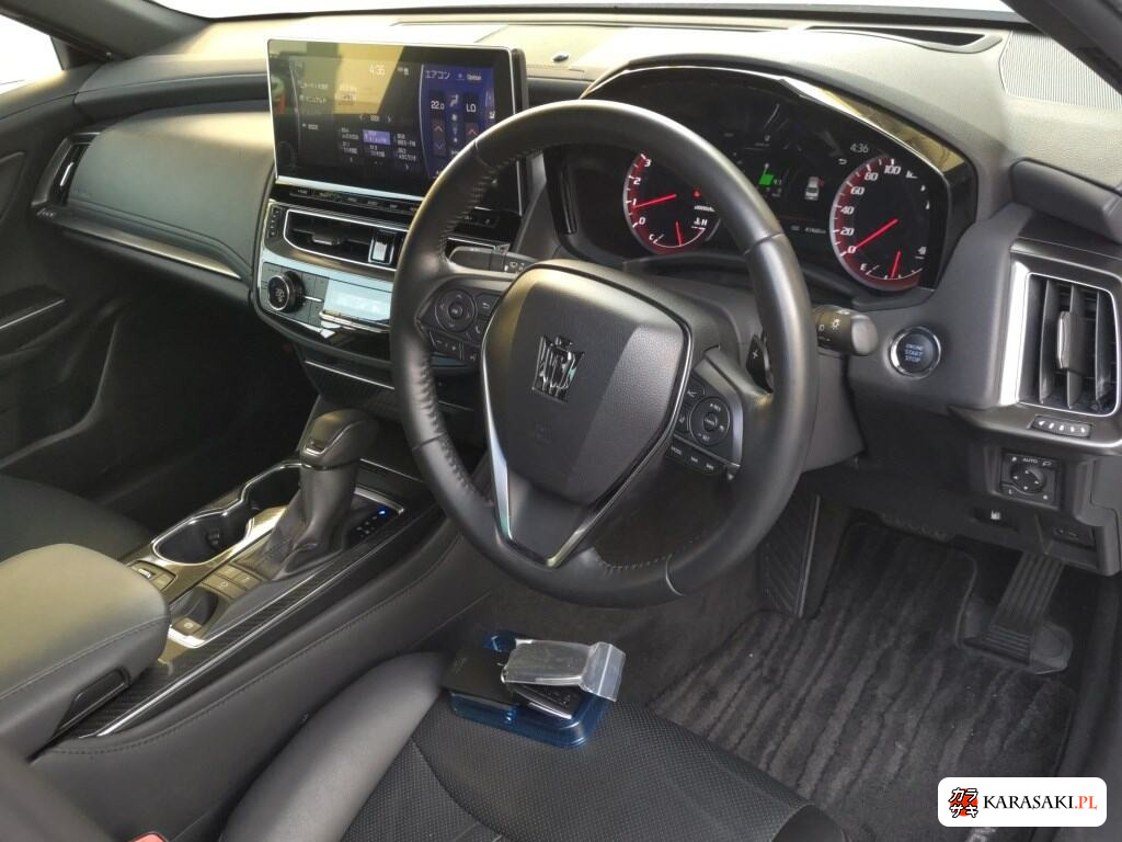 Toyota Crown 2021 z aukcji japońskiej