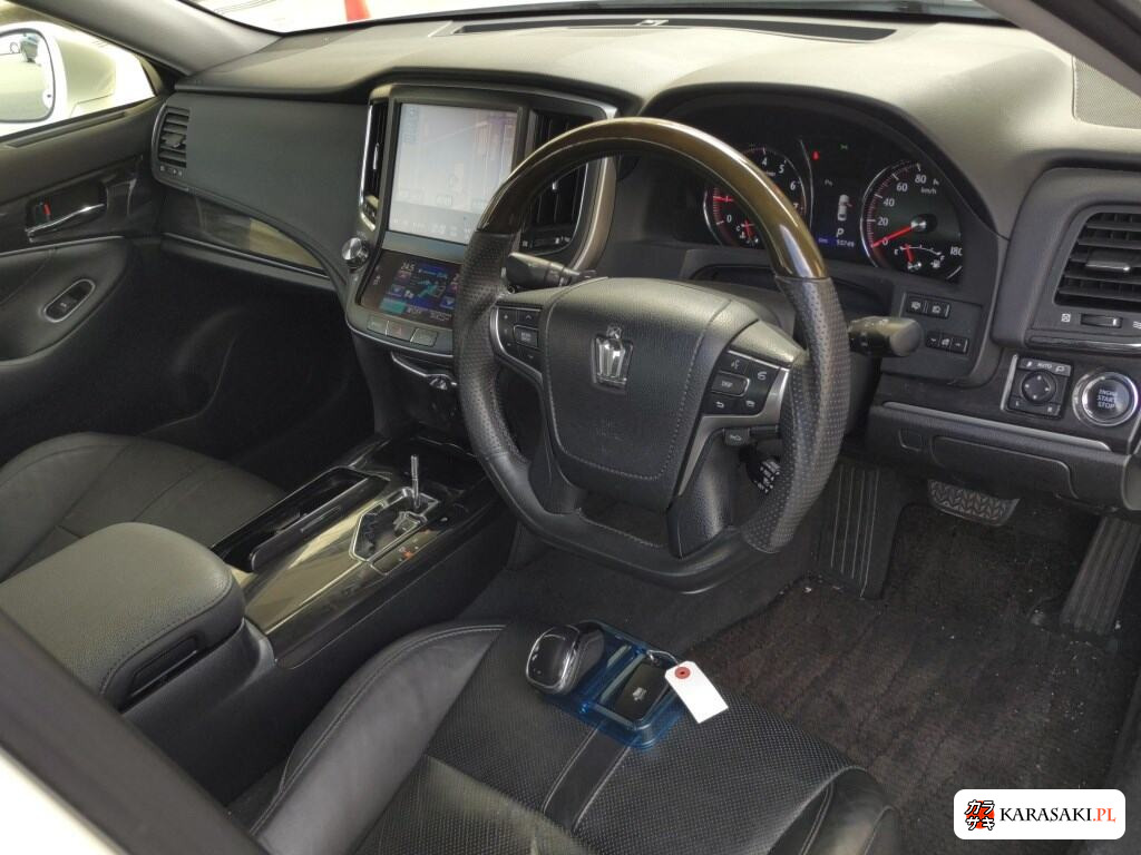 Toyota Crown 2013 z aukcji japońskiej