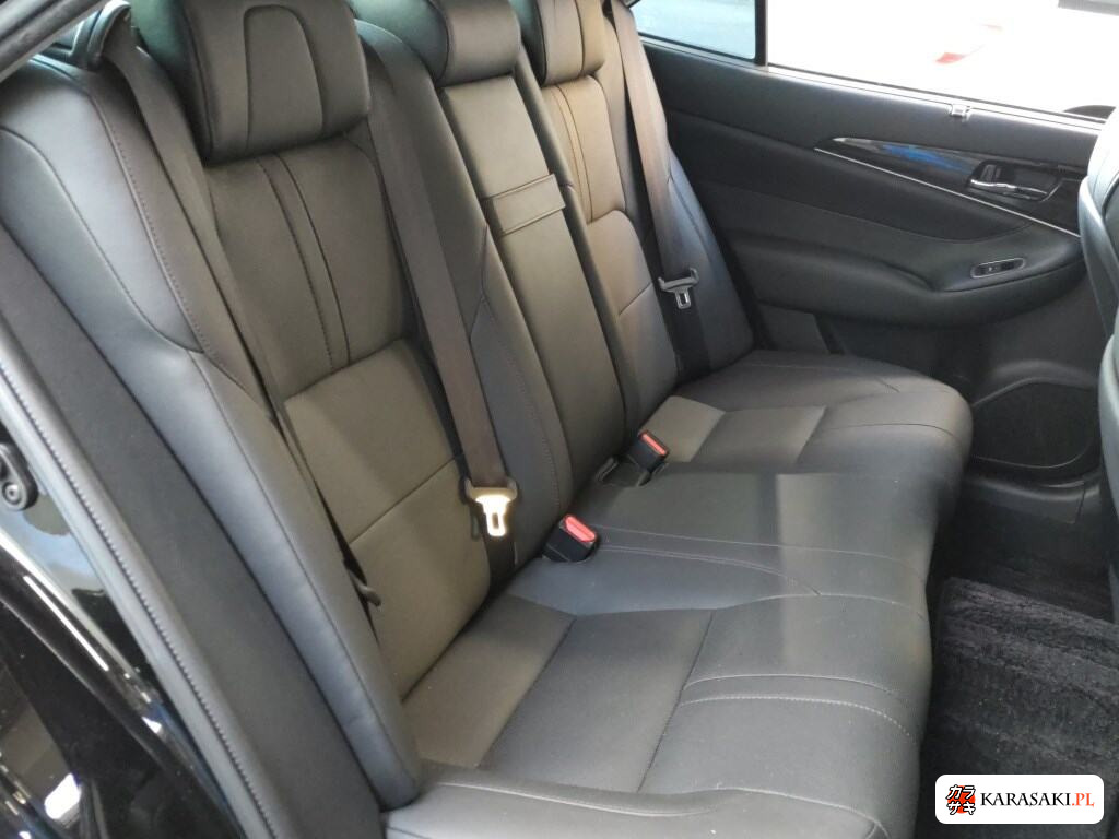Toyota Crown 2017 z aukcji japońskiej