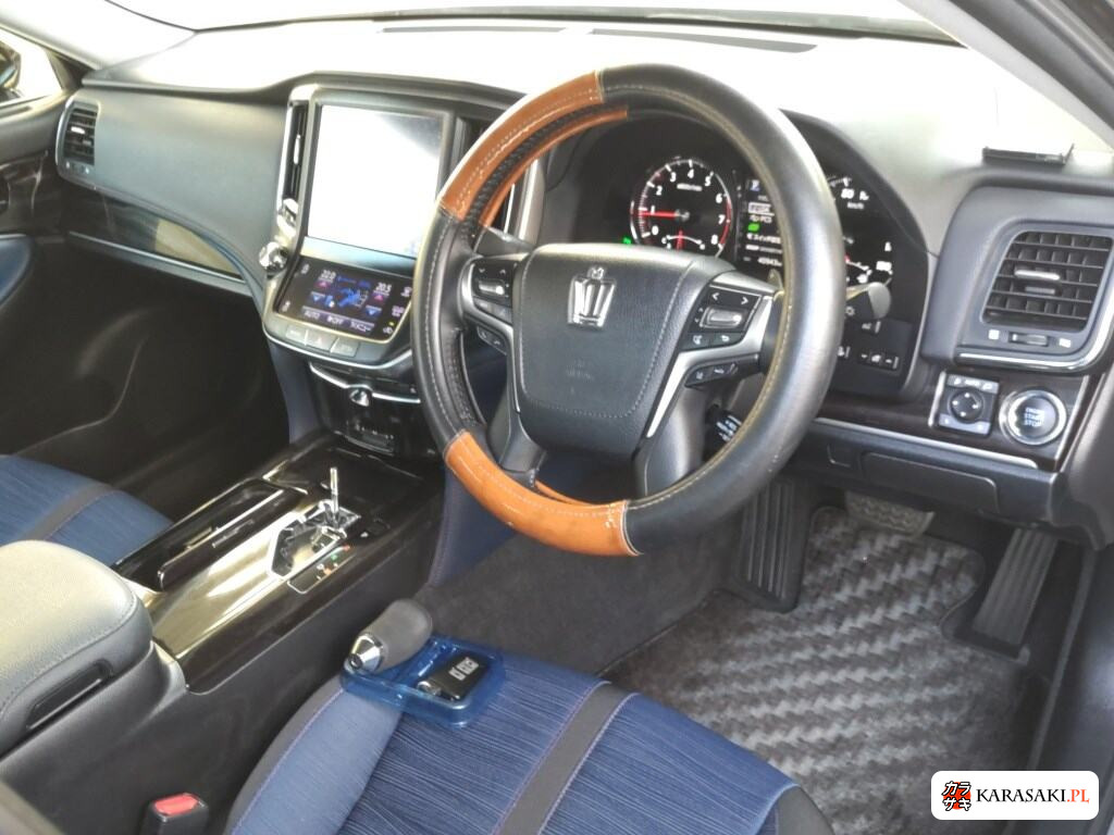Toyota Crown 2016 z aukcji japońskiej
