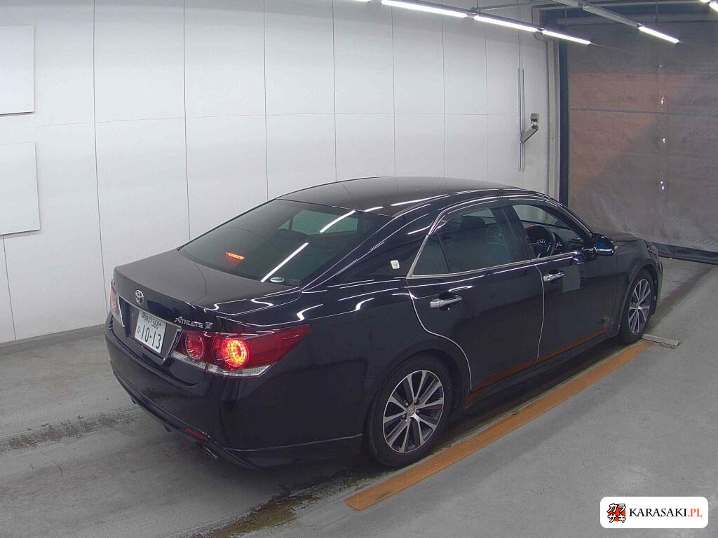 Toyota Crown 2016 z aukcji japońskiej