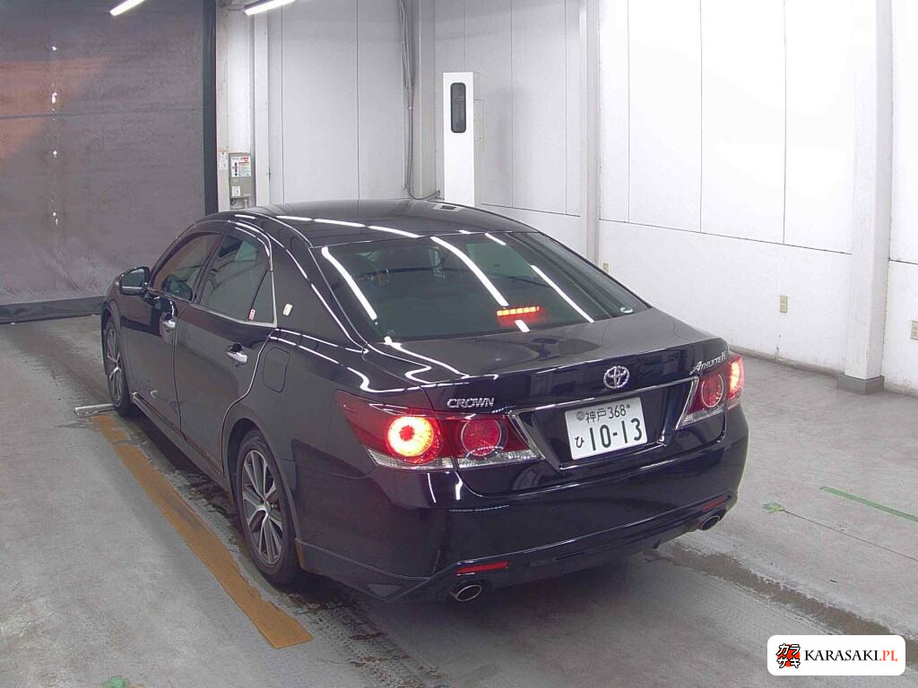 Toyota Crown 2016 z aukcji japońskiej