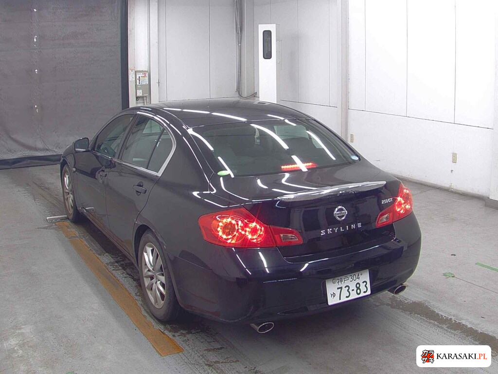 Nissan Skyline 2009 z aukcji japońskiej