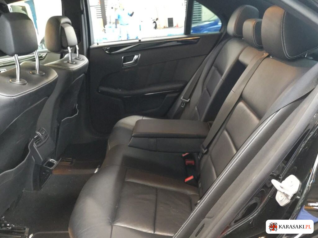 Mercedes-Benz E-Class 2009 z aukcji japońskiej