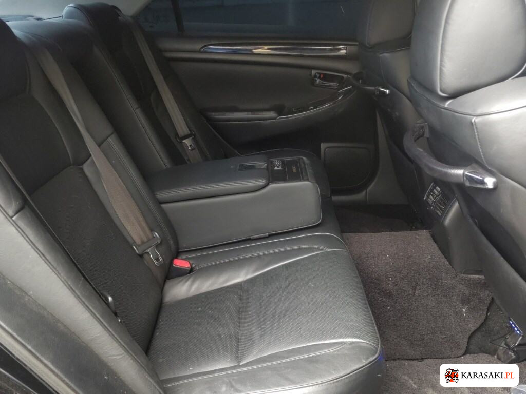 Toyota Crown 2006 z aukcji japońskiej