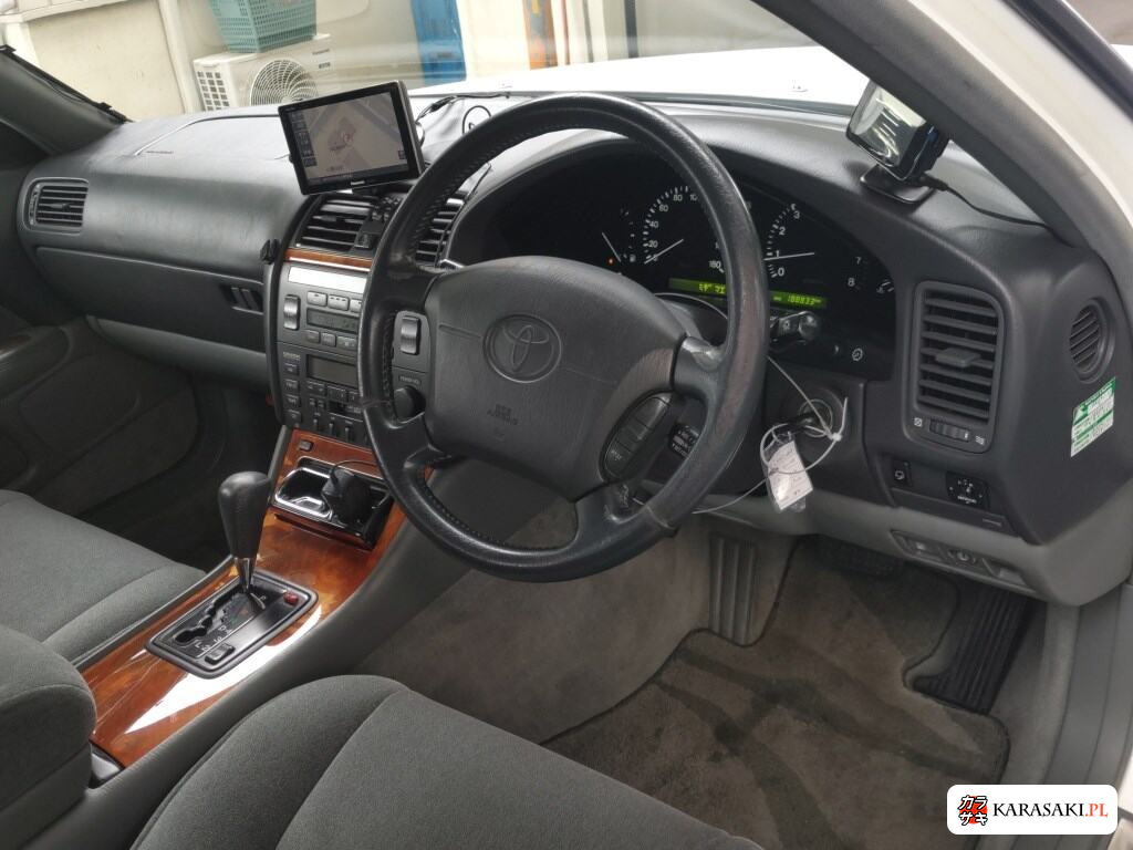 Toyota Celsior 2000 z aukcji japońskiej