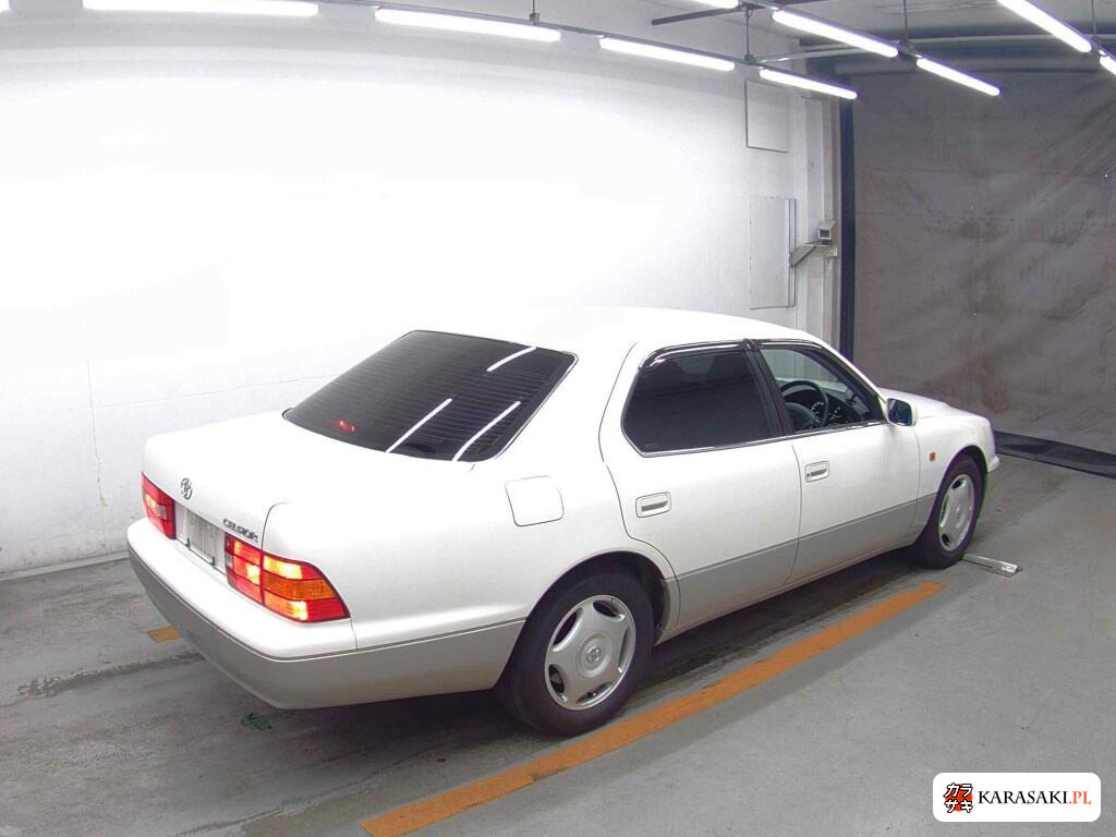 Toyota Celsior 2000 z aukcji japońskiej