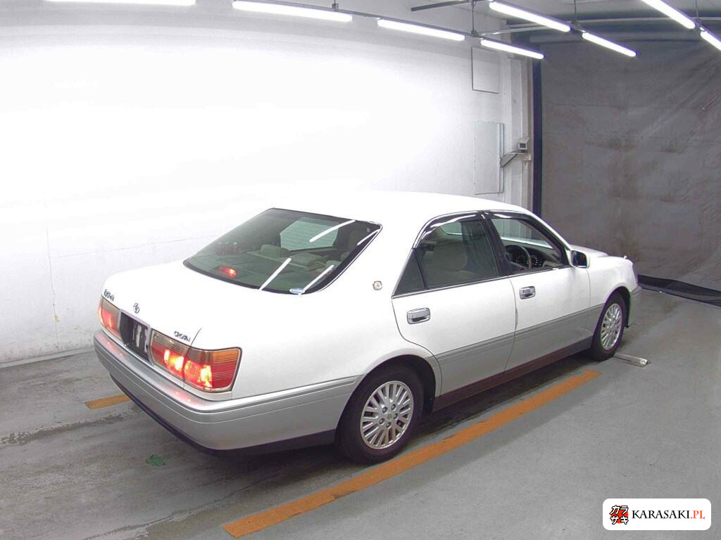 Toyota Crown 2000 z aukcji japońskiej