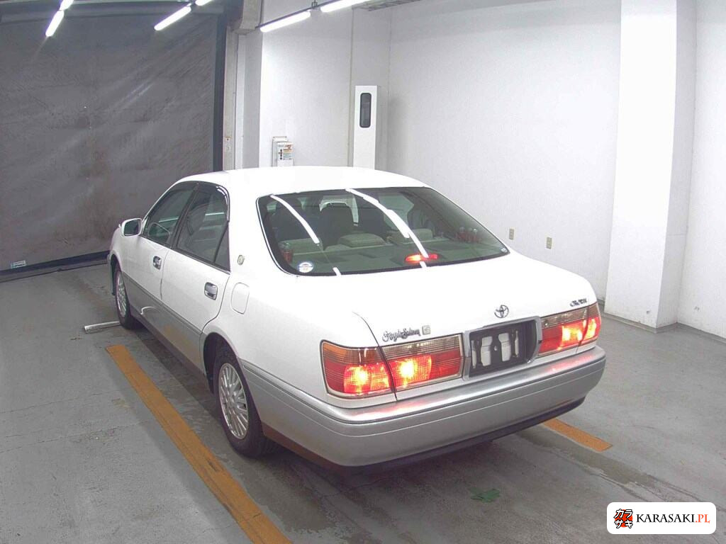 Toyota Crown 2000 z aukcji japońskiej