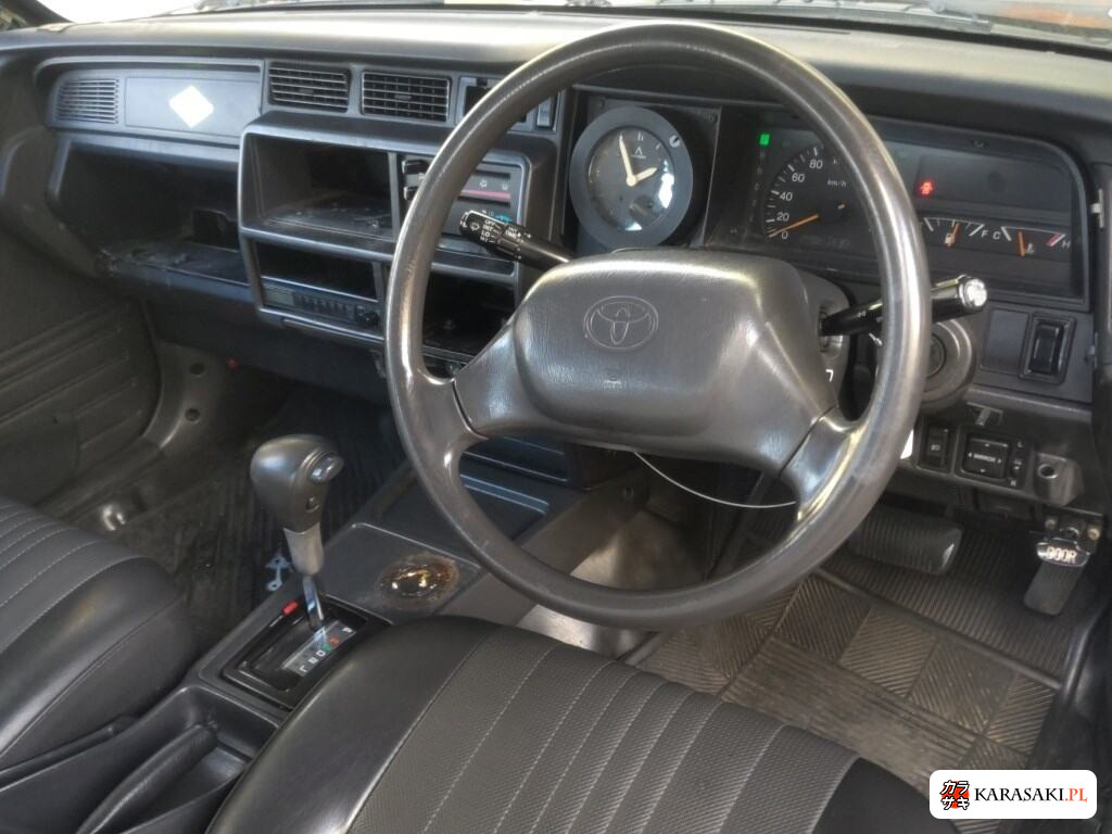 Toyota Crown Comfort 2002 z aukcji japońskiej