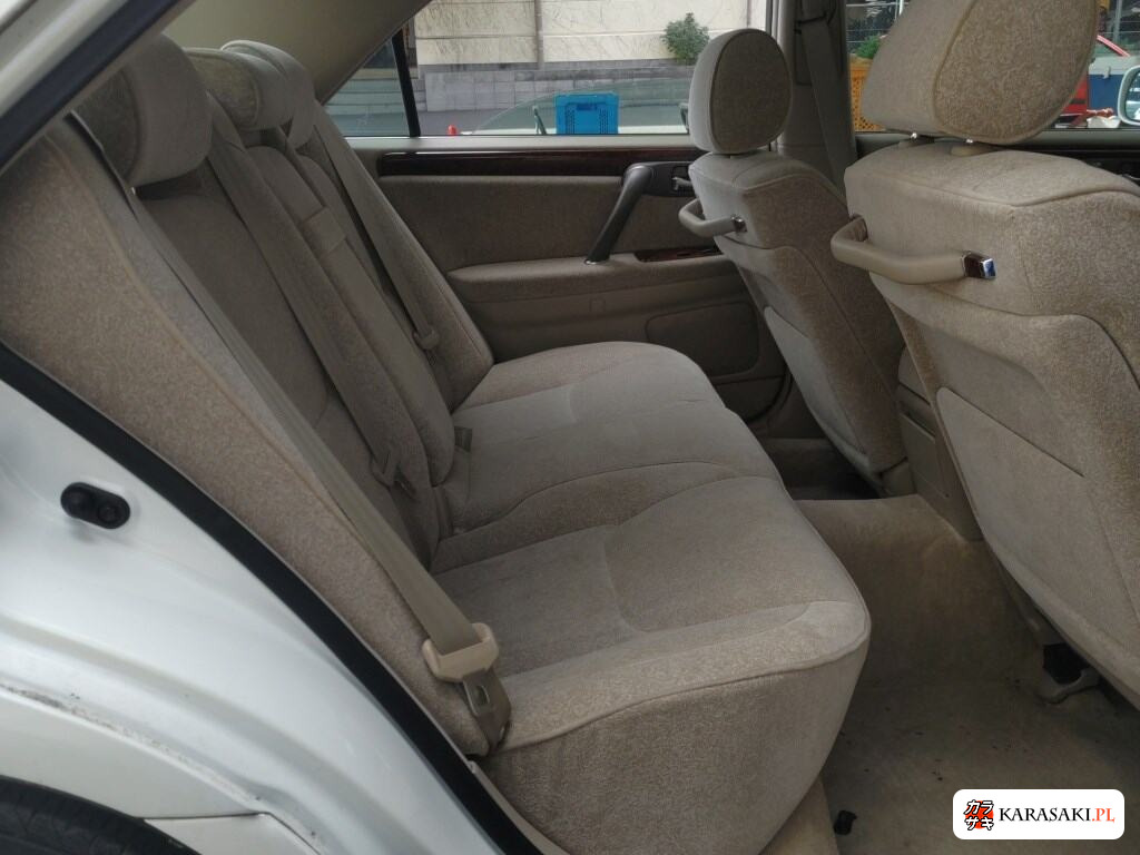Toyota Crown 2004 z aukcji japońskiej