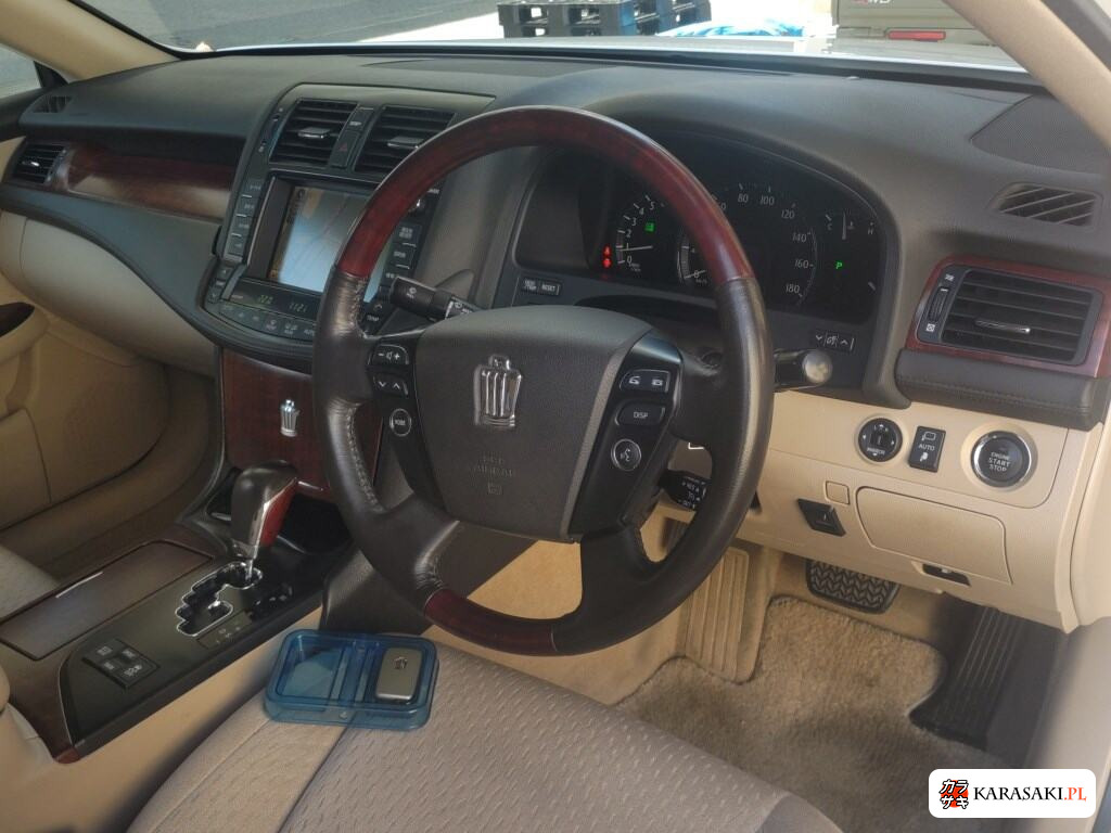 Toyota Crown 2008 z aukcji japońskiej
