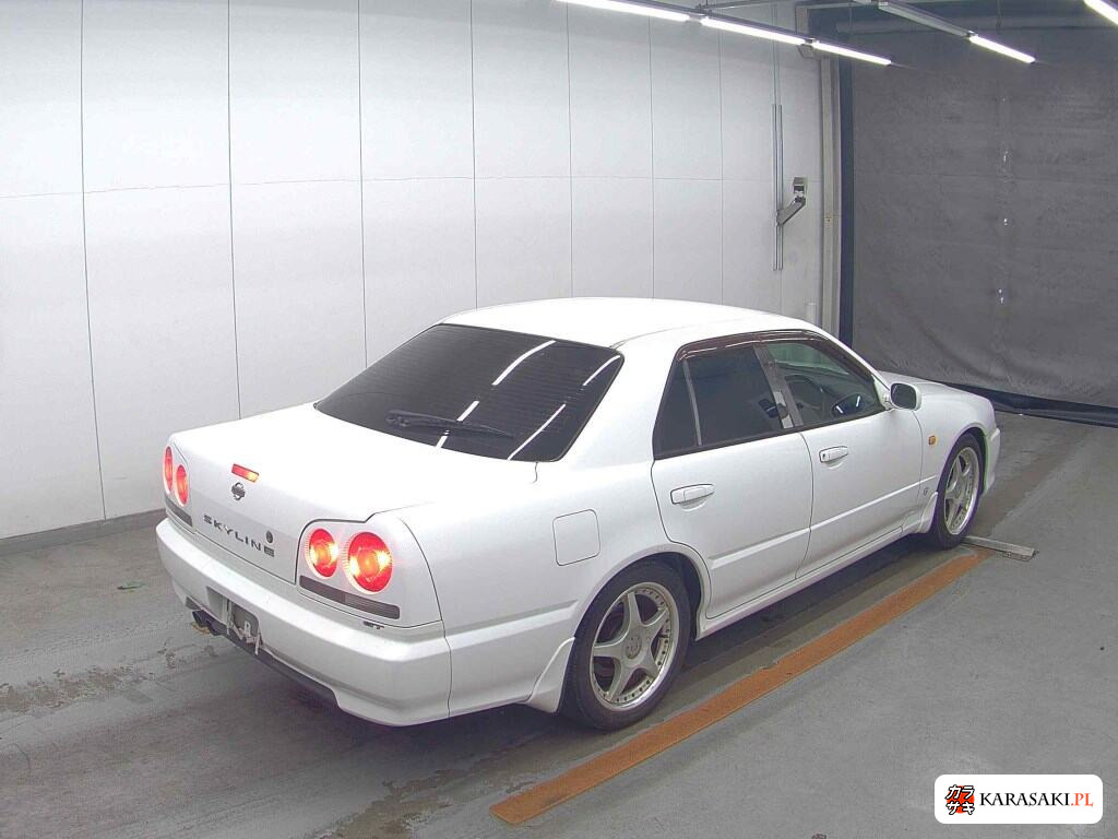 Nissan Skyline 1999 z aukcji japońskiej