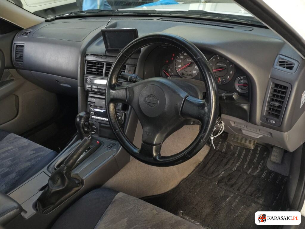 Nissan Skyline 1999 z aukcji japońskiej