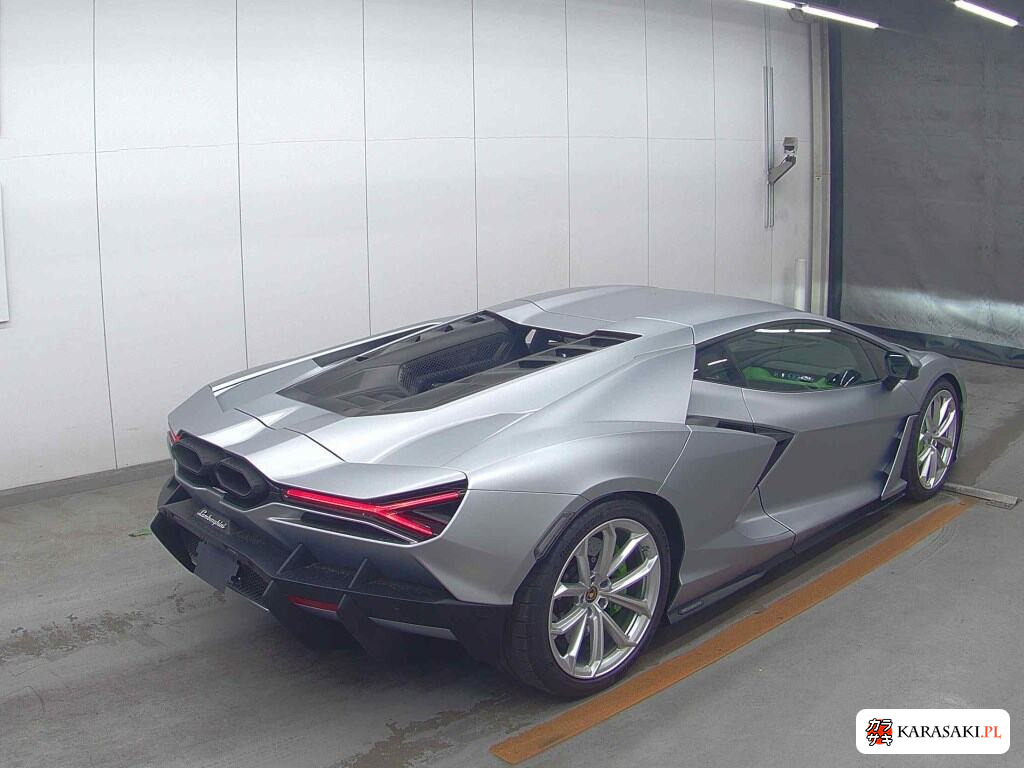 Lamborghini Revuelto 2025 z aukcji japońskiej