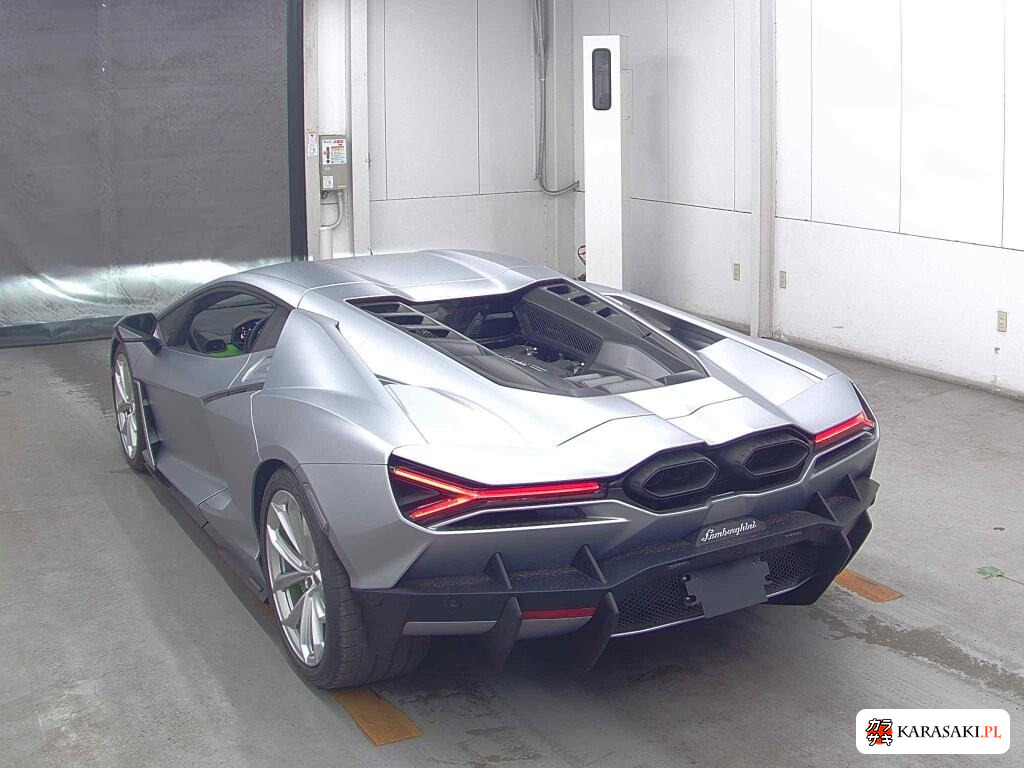 Lamborghini Revuelto 2025 z aukcji japońskiej