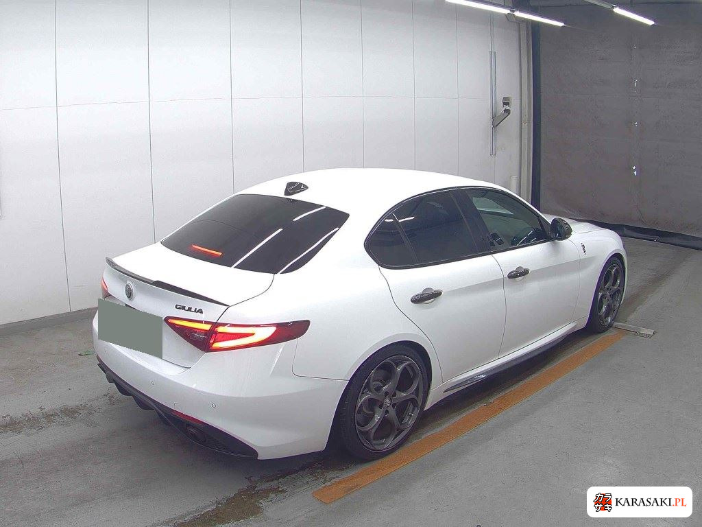 Alfa Romeo Giulia 2017 z aukcji japońskiej