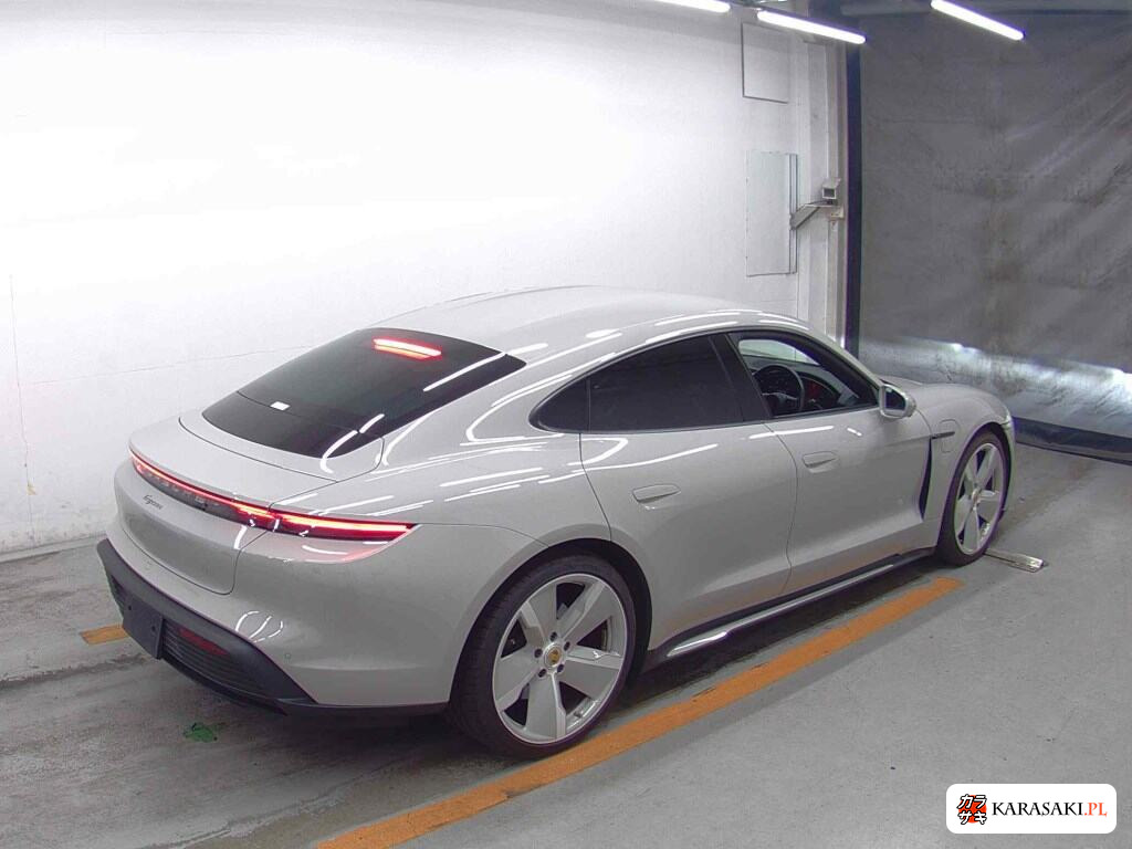 Porsche Taycan 2023 z aukcji japońskiej