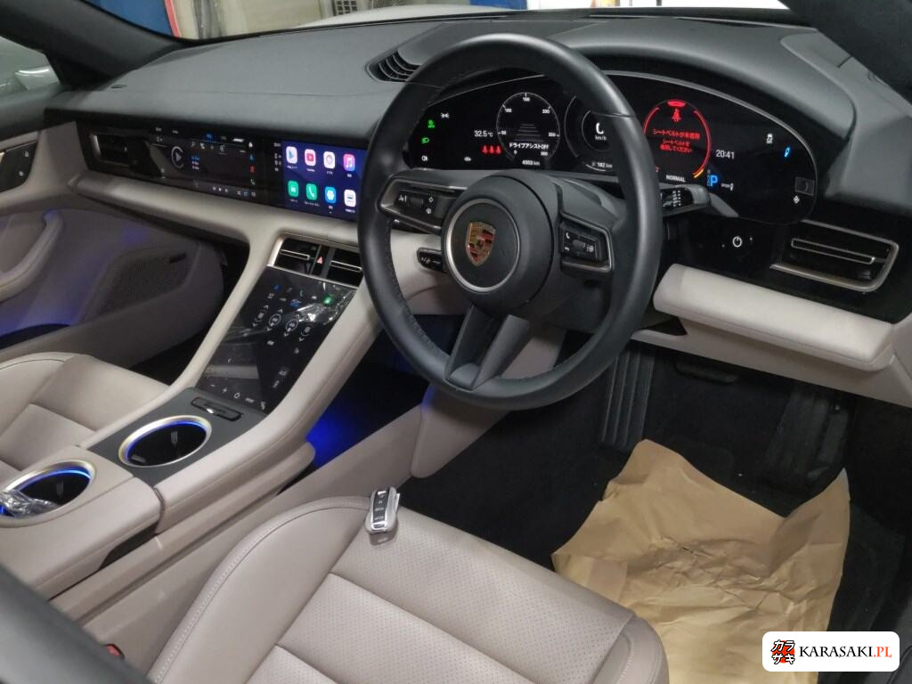 Porsche Taycan 2023 z aukcji japońskiej