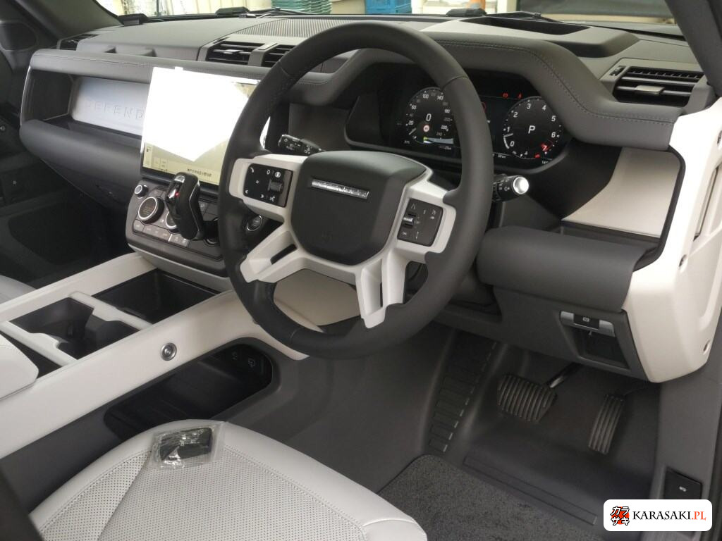 Land Rover Defender 2026 z aukcji japońskiej