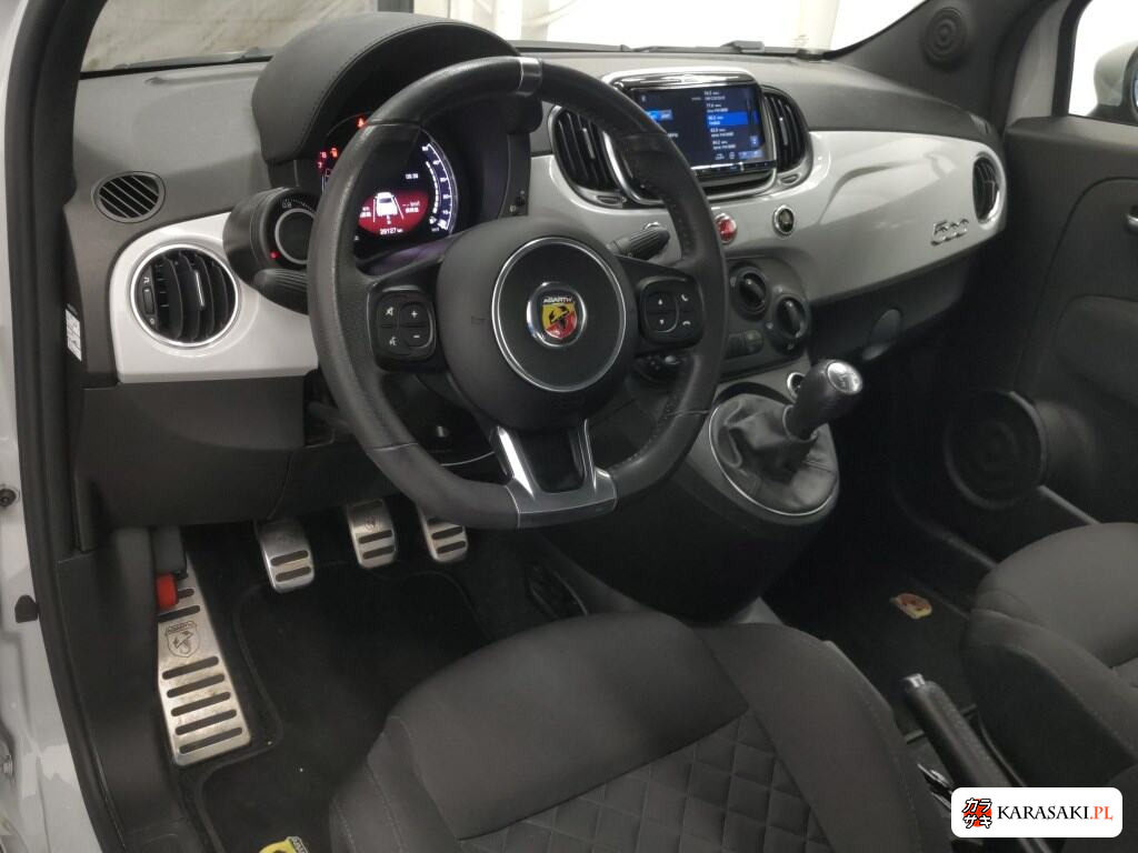 Abarth 595 2021 z aukcji japońskiej