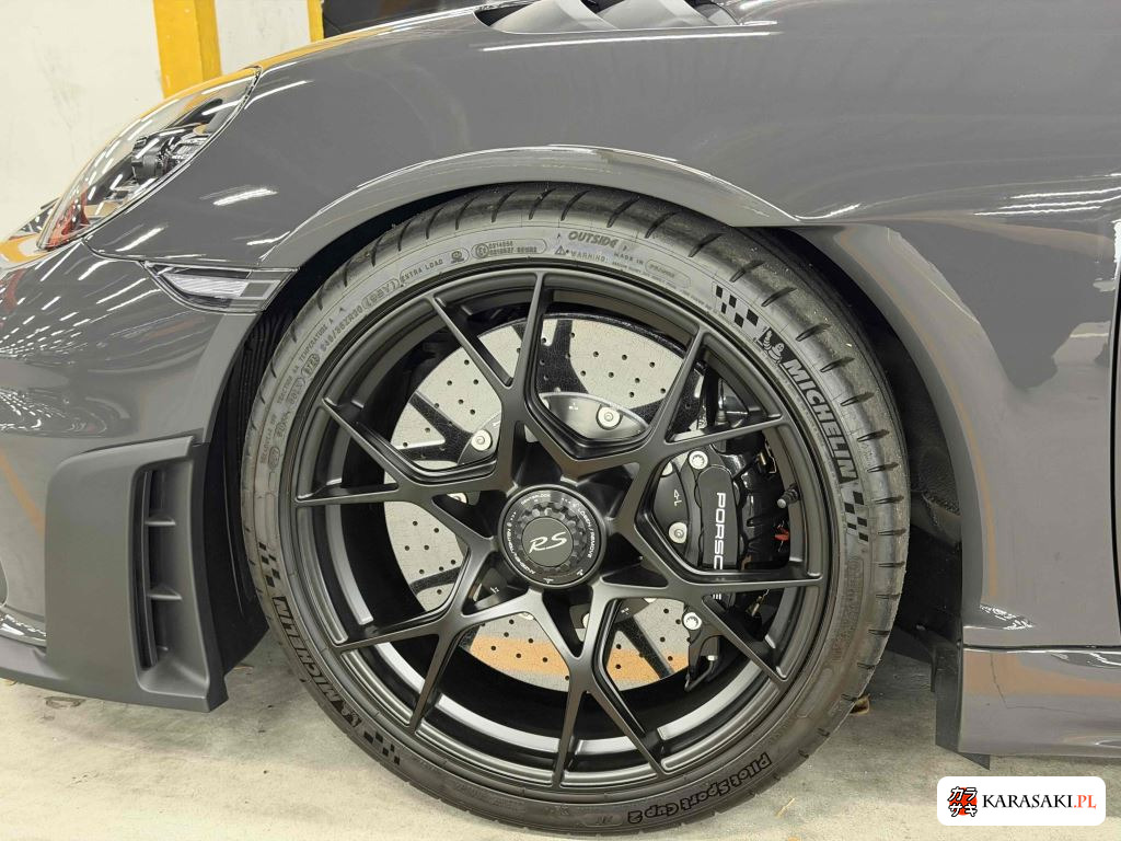 Porsche 718 Cayman 2024 z aukcji japońskiej