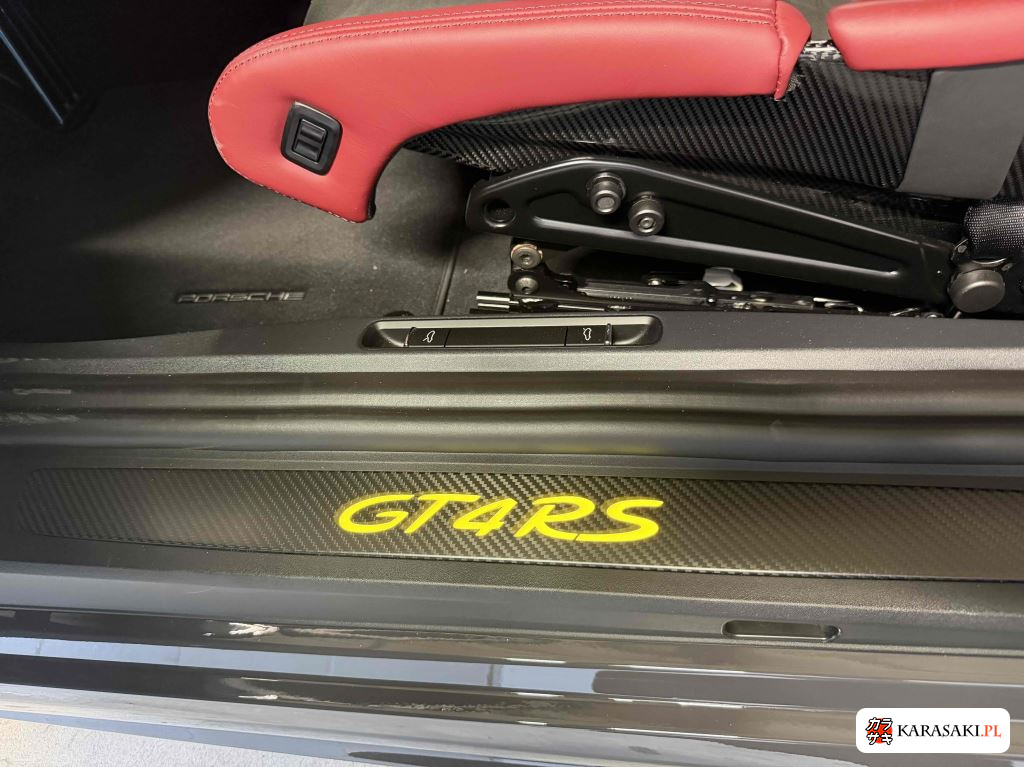 Porsche 718 Cayman 2024 z aukcji japońskiej