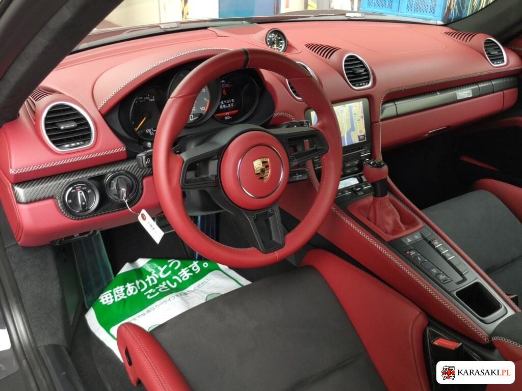 Porsche 718 Cayman 2024 z aukcji japońskiej