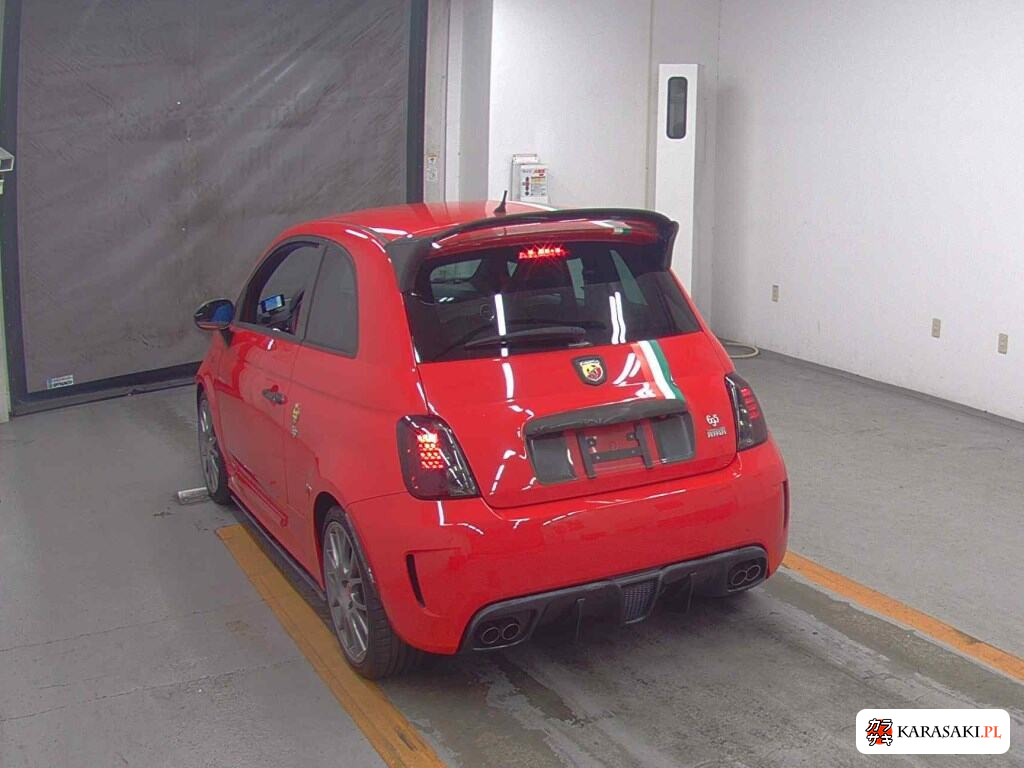 Abarth 695 Tributo Ferrari 2011 z aukcji japońskiej