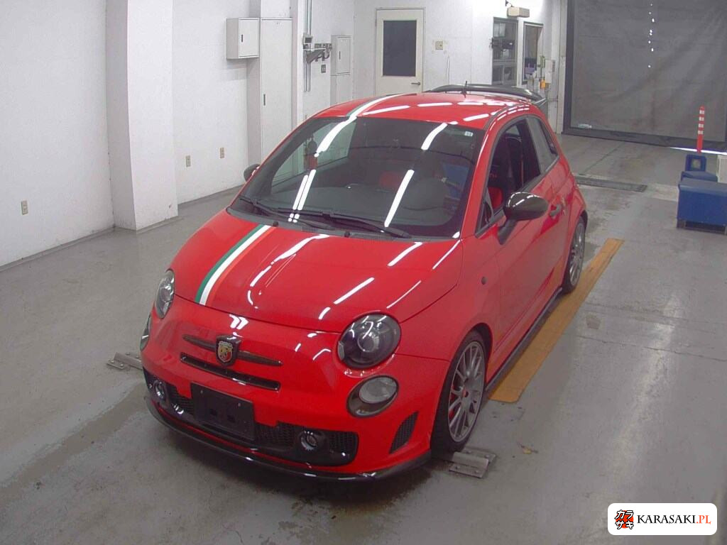 Abarth 695 Tributo Ferrari 2011 z aukcji japońskiej