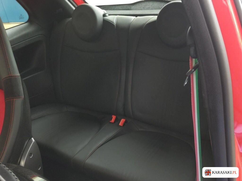 Abarth 695 Tributo Ferrari 2011 z aukcji japońskiej