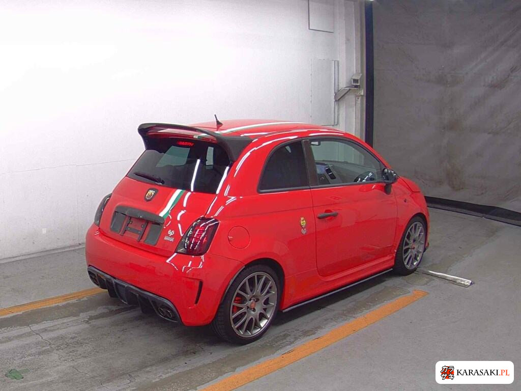 Abarth 695 Tributo Ferrari 2011 z aukcji japońskiej