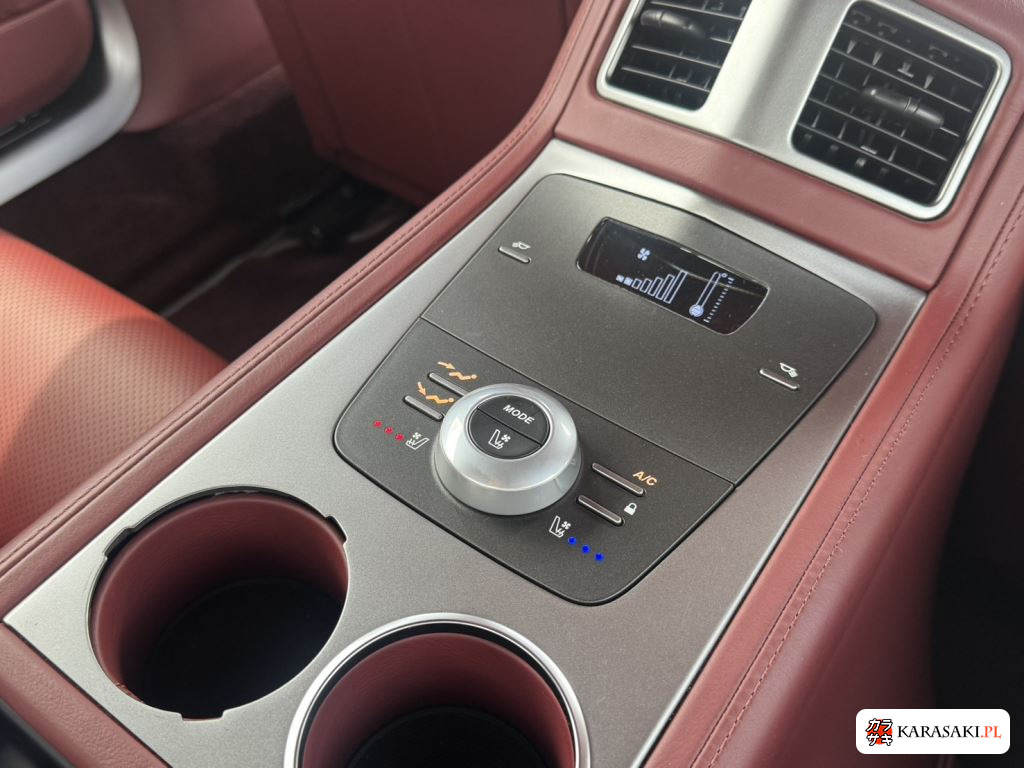Aston Martin Rapide 2015 z aukcji japońskiej