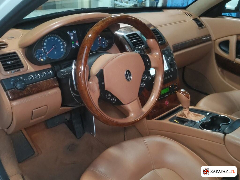 Maserati Quattroporte 2009 z aukcji japońskiej