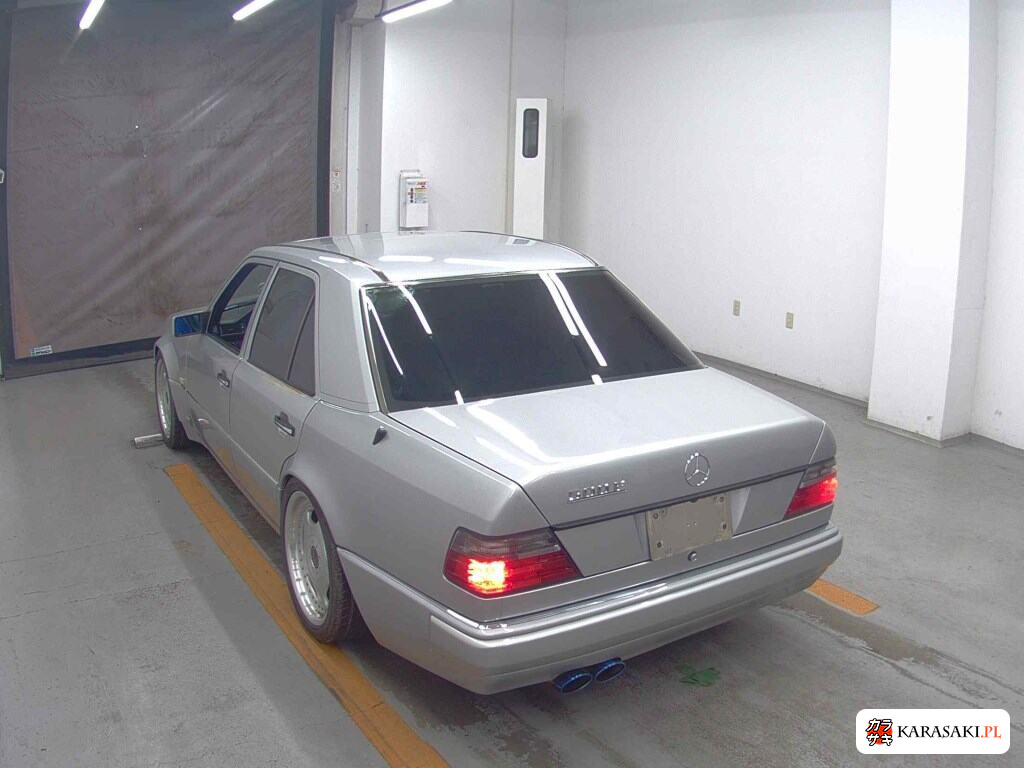 Mercedes-Benz Medium Class 1993 z aukcji japońskiej