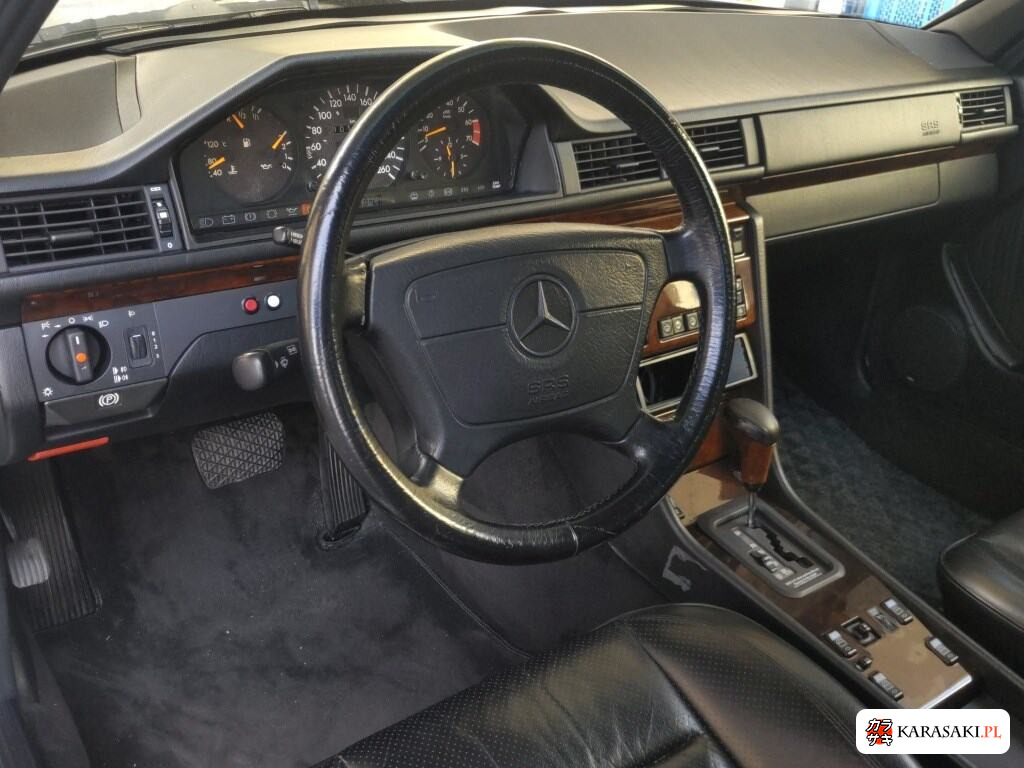 Mercedes-Benz Medium Class 1993 z aukcji japońskiej