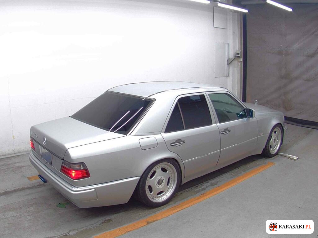 Mercedes-Benz Medium Class 1993 z aukcji japońskiej
