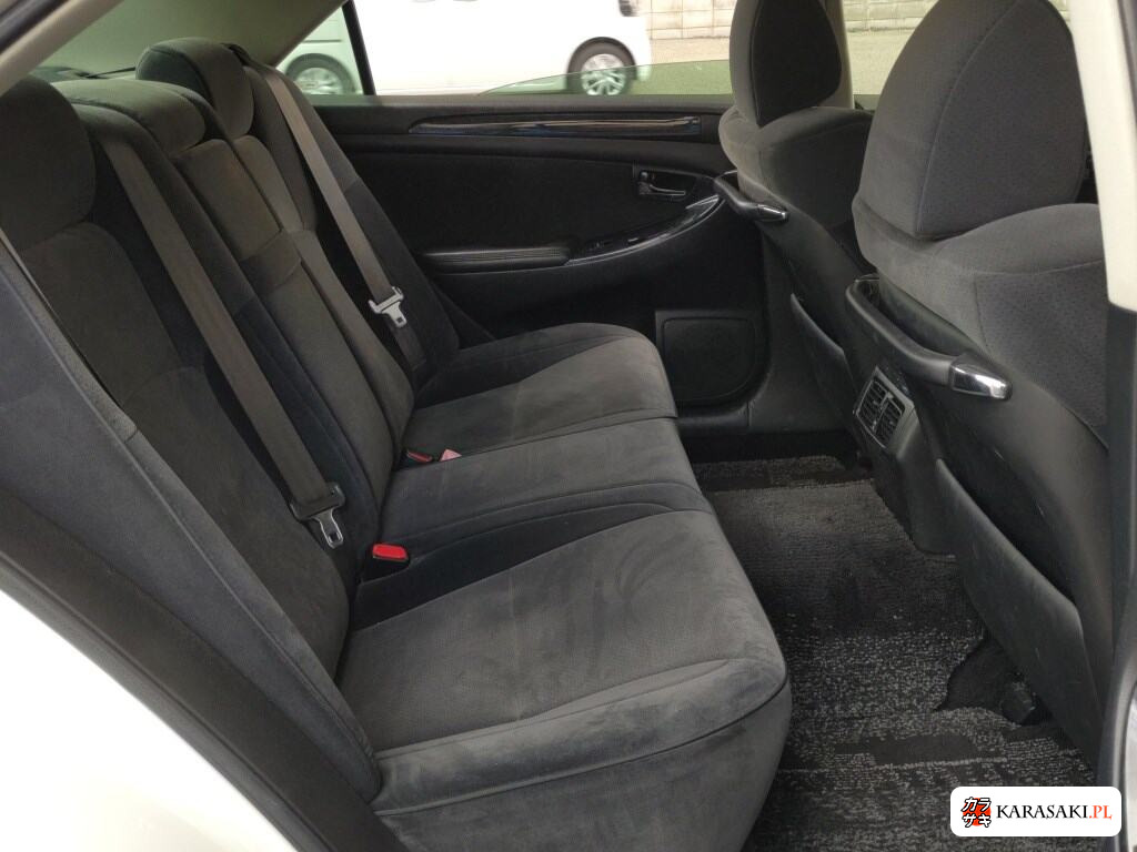 Toyota Crown 2004 z aukcji japońskiej