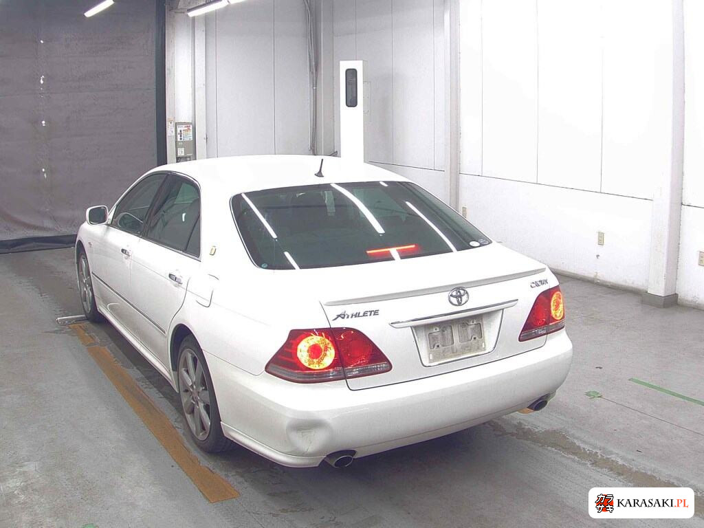 Toyota Crown 2004 z aukcji japońskiej